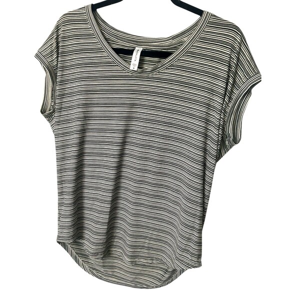 Athleta Cloudlight Stratus Tee Scoop Neck  Oversized Stripe Gray Black Sz M - Picture 2 of 5